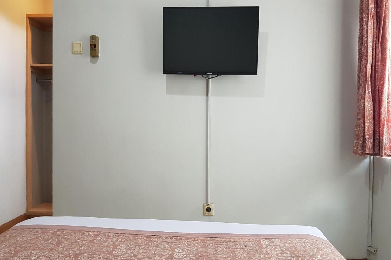 Oyo 3819 Hotel Winotosastro Yogyakarta Exterior photo