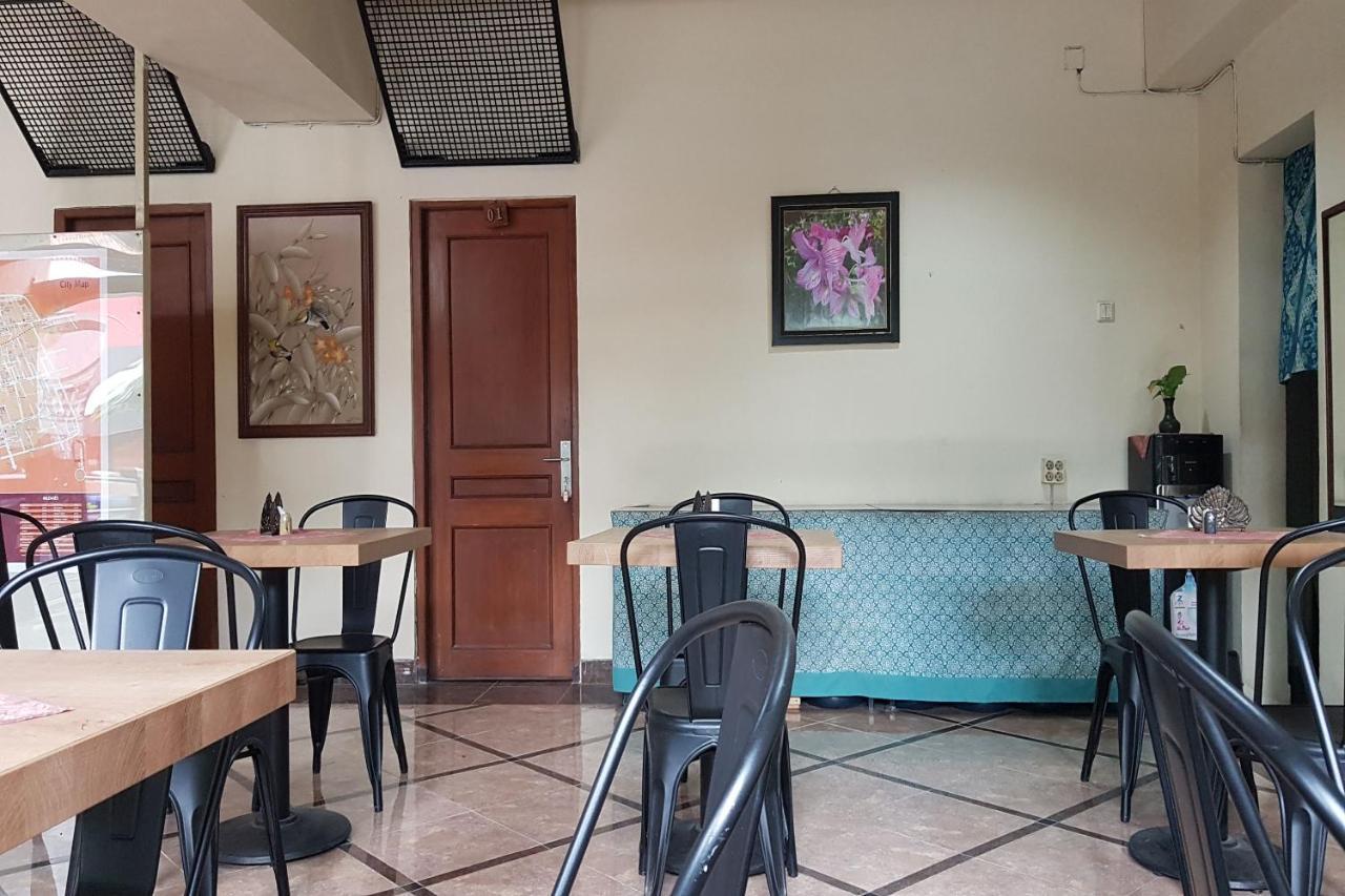 Oyo 3819 Hotel Winotosastro Yogyakarta Exterior photo