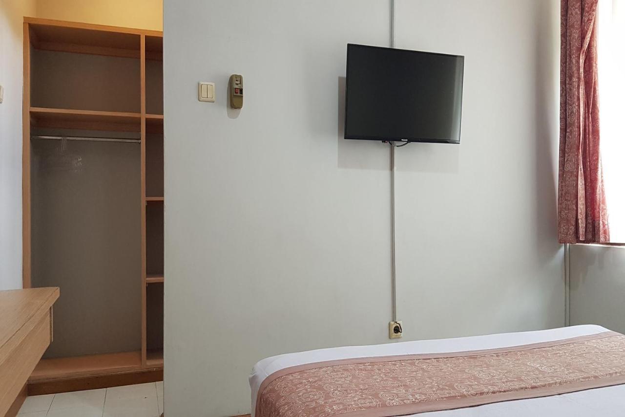 Oyo 3819 Hotel Winotosastro Yogyakarta Exterior photo